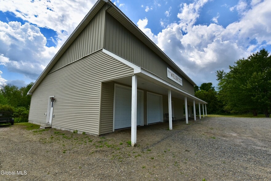 More Photos Of 410 Ridge Rd, Broadalbin Freestanding For Sale