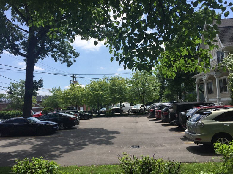 More Photos Of 19 N Grant St, Hinsdale Office For Lease