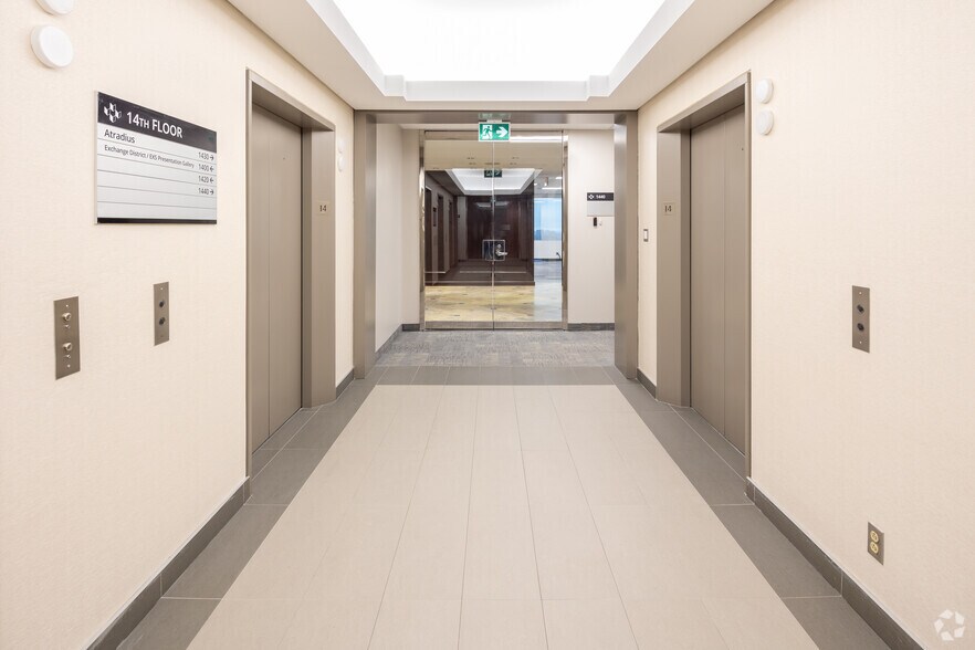 More Photos Of 1 Robert Speck Pky, Mississauga Unknown For Sale