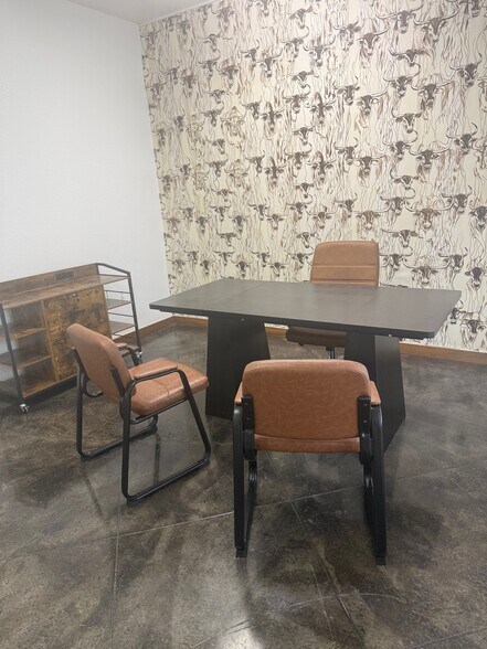 More Photos Of 2050 US-290 Hwy, Dripping Springs Office For Lease