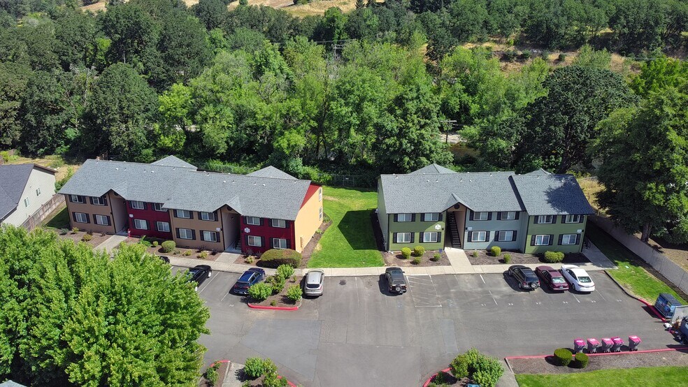 More Photos Of 937 SE Sheridan Rd, Sheridan Apartments For Sale