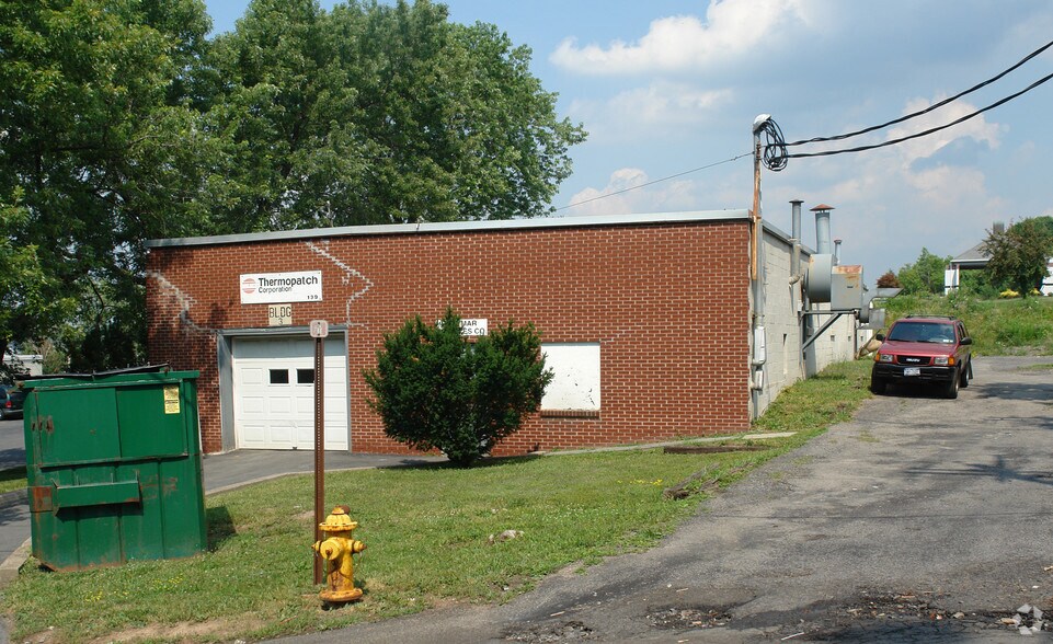 More Photos Of 2204-2230 Erie Blvd, Syracuse Manufacturing For Sale