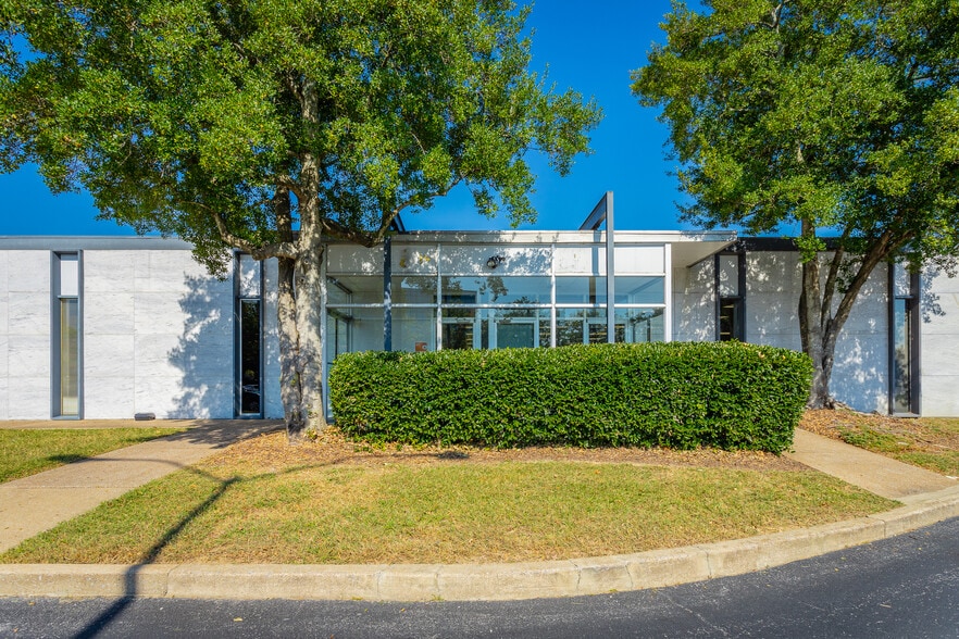 More Photos Of 5740 Uptain Rd, Chattanooga Office For Lease