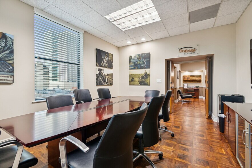 More Photos Of 707 N Franklin St, Tampa Office For Sale