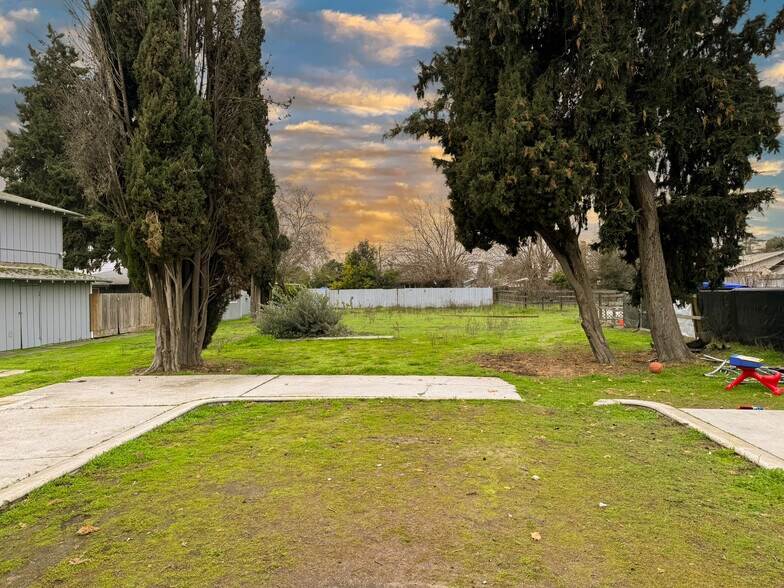 More Photos Of 6860 Walnut Ave, Winton Apartments For Sale