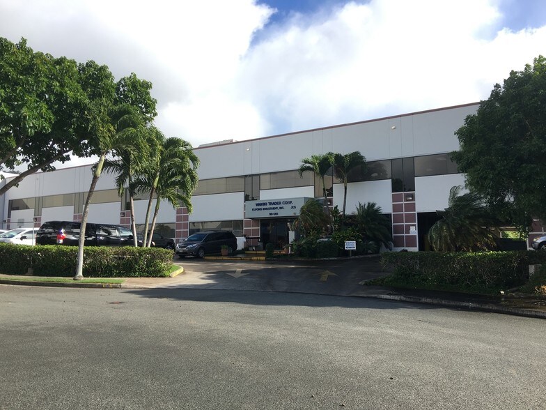 More Photos Of 99-061 Koaha Way, Aiea Warehouse For Lease