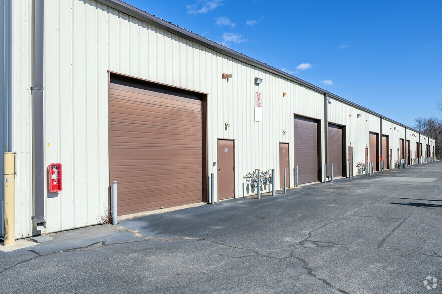 Primary Photo Of 100 Bellows St, Warwick Warehouse For Lease