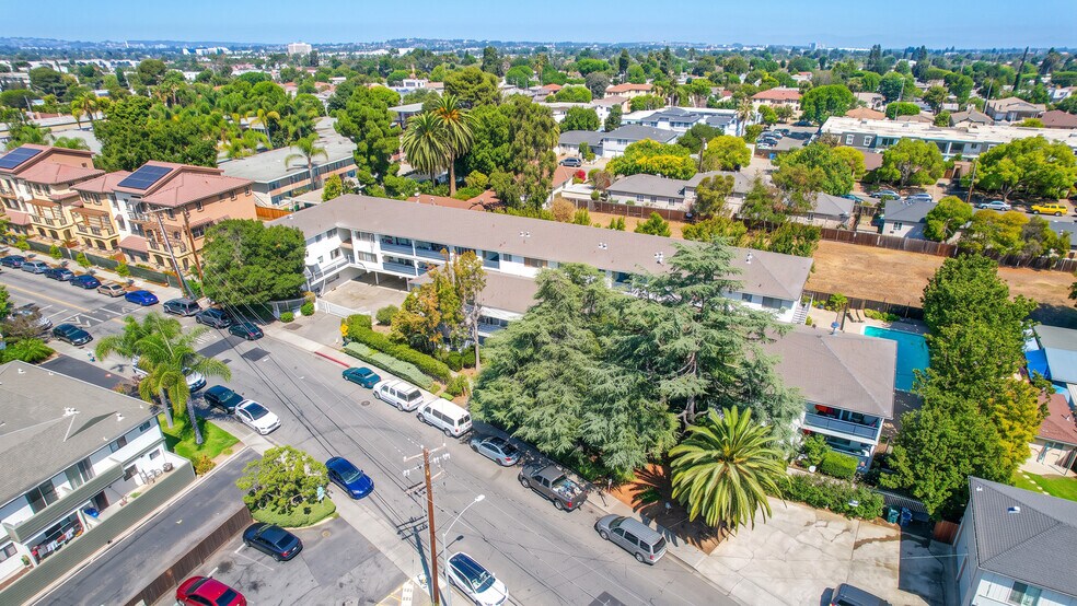 More Photos Of 1920 Latham St, Mountain View Apartments For Sale