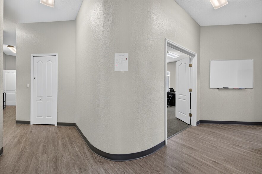 More Photos Of 1275 W Granada Blvd, Ormond Beach Office For Lease