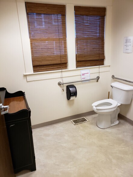 More Photos Of 1029 Liberty St, Franklin Medical For Sale