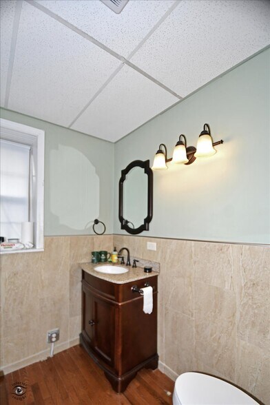 More Photos Of 1155 S Washington St, Naperville Loft Creative Space For Lease