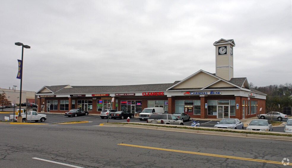 Primary Photo Of 46005 Regal Plz, Sterling General Retail For Lease