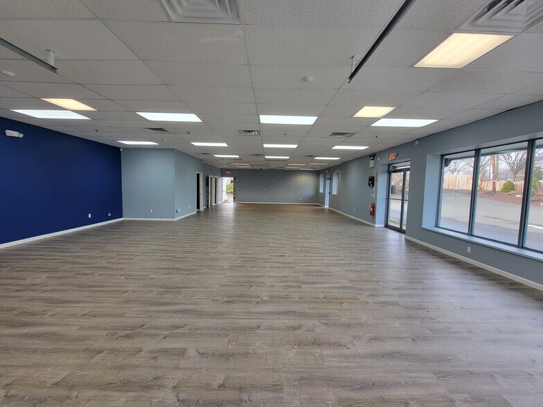 More Photos Of 81 East Route 59, Nanuet Freestanding For Lease
