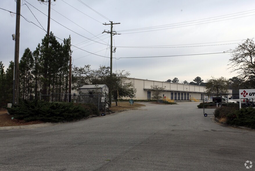 More Photos Of 3290 Benchmark Dr, Ladson Warehouse For Lease