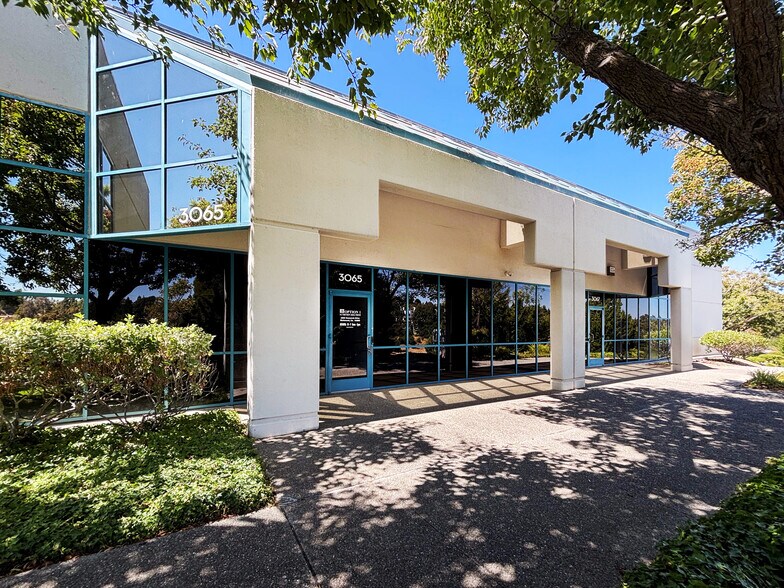 More Photos Of 3055-3075 Research Dr, Richmond Research And Development For Sale