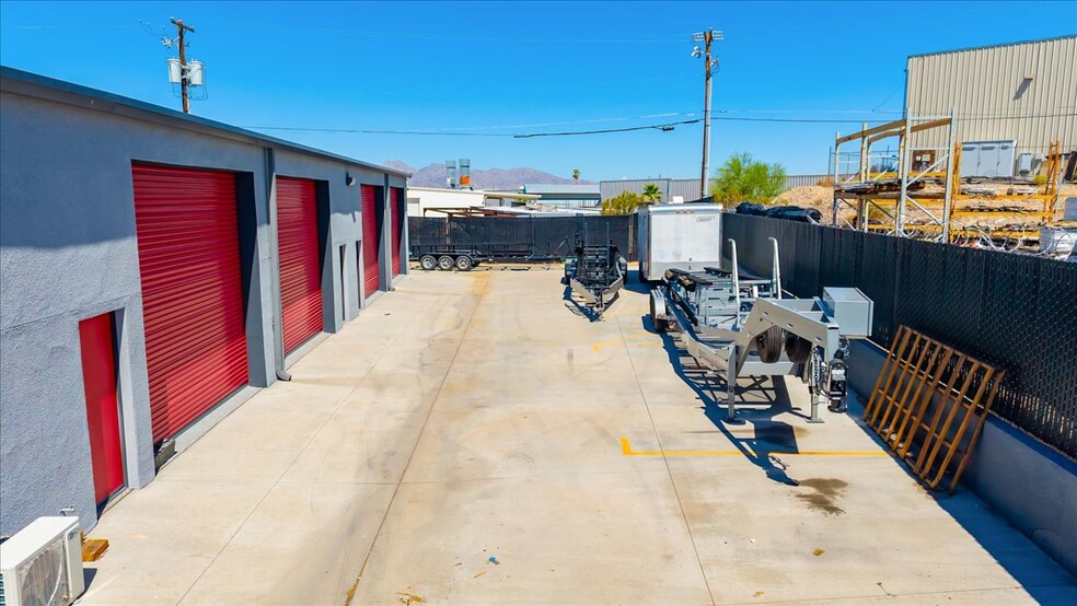 More Photos Of 1857 Commander Dr, Lake Havasu City Warehouse For Lease