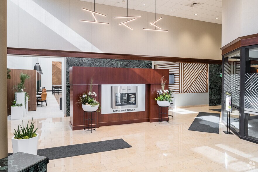 More Photos Of 231 S Bemiston Ave, Clayton Coworking Space