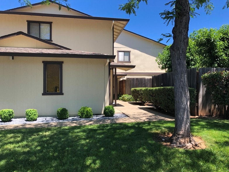More Photos Of 3337 La Canada Dr, Cameron Park Apartments For Sale