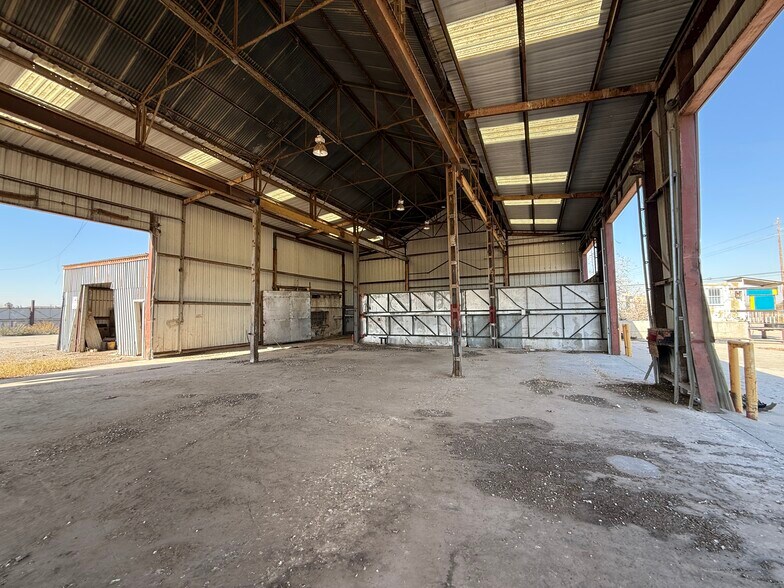 More Photos Of 266 Horizon Blvd, Socorro Warehouse For Sale