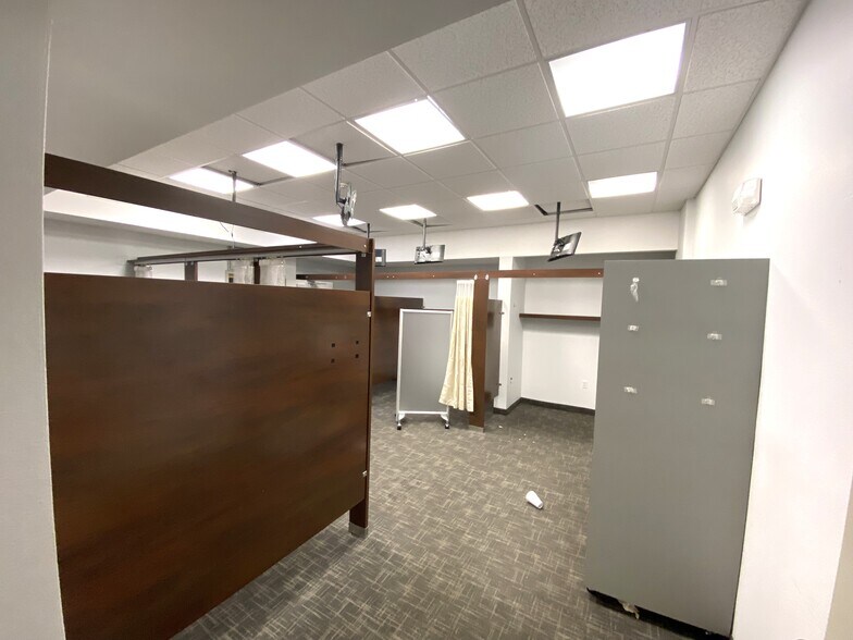 More Photos Of 401 Manatee Ave E, Bradenton Medical For Lease