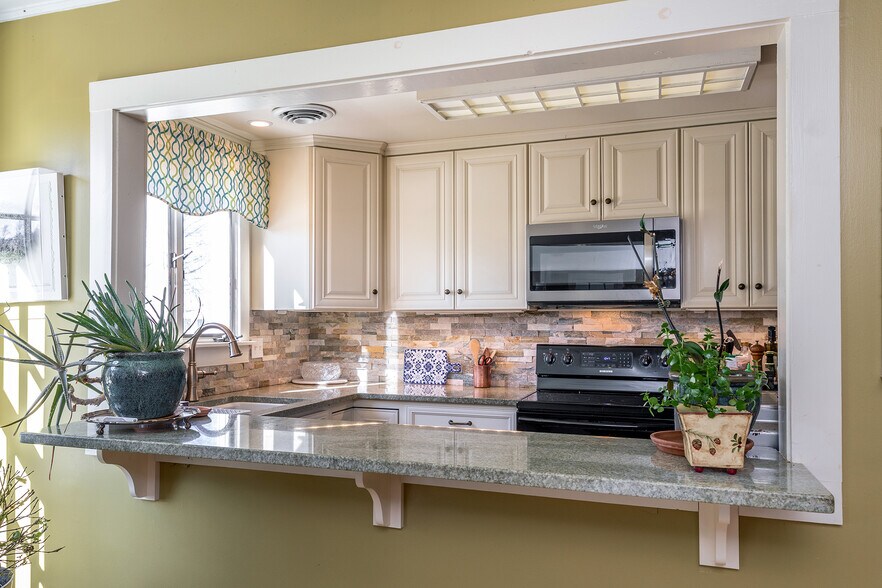 More Photos Of 4258 Route 44, Millbrook Restaurant For Sale