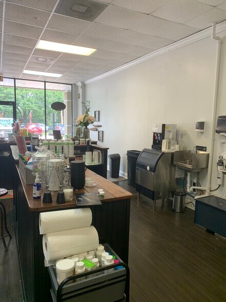 More Photos Of 13510-13520 Perkins Rd, Baton Rouge Storefront Retail Office For Lease