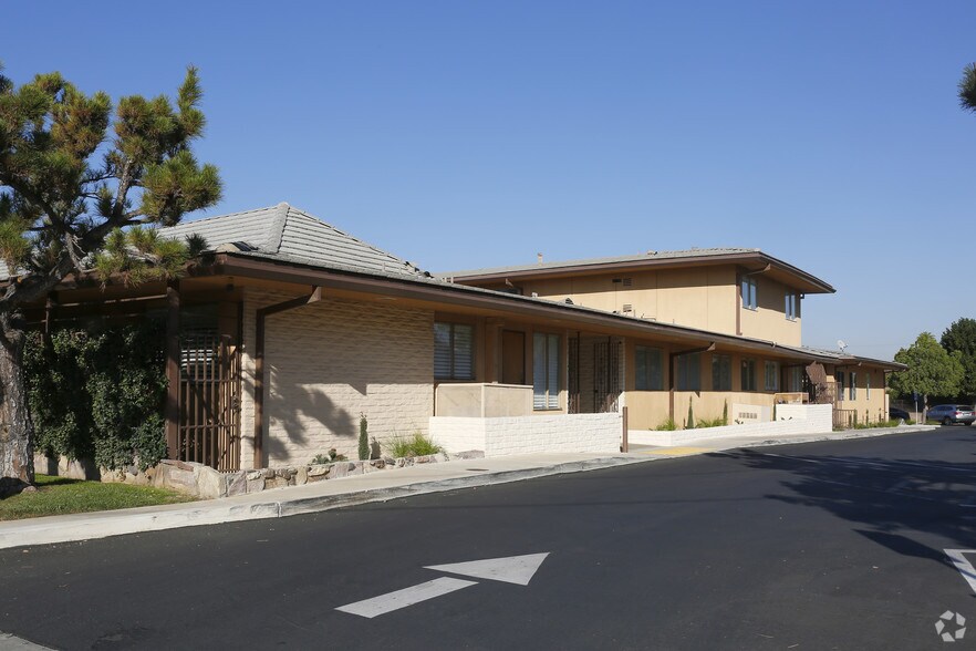 More Photos Of 3731 Tibbetts St, Riverside Medical For Lease