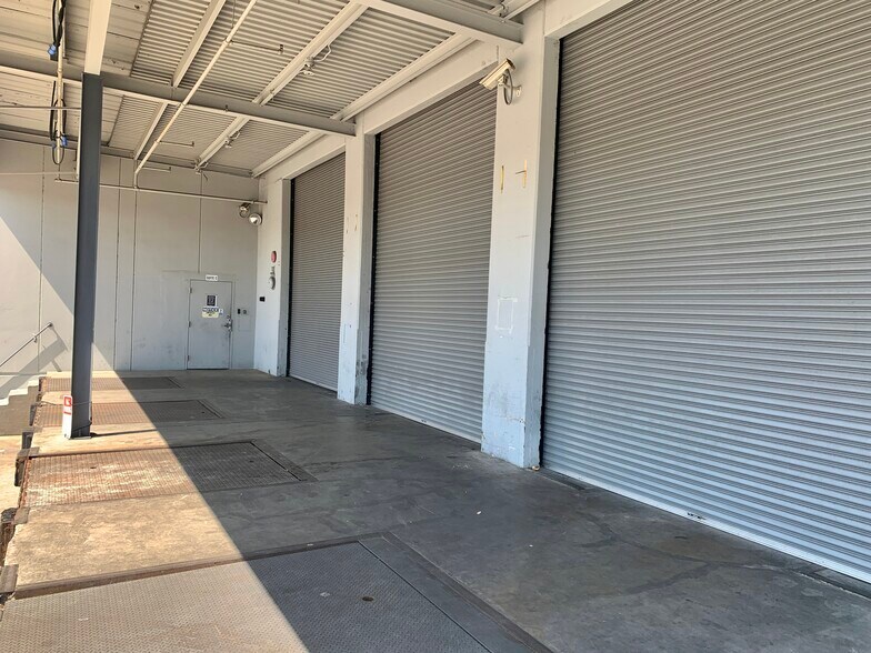 More Photos Of 1535 Rollins Rd, Burlingame Warehouse For Lease