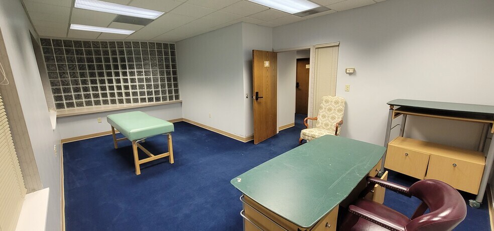 More Photos Of 6572 River Park Dr, Riverdale Coworking Space