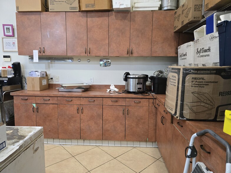 More Photos Of 16441 Pioneer Blvd, Norwalk Unknown For Lease