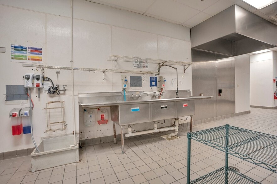 More Photos Of 25 E Church St, Orlando General Retail For Sale