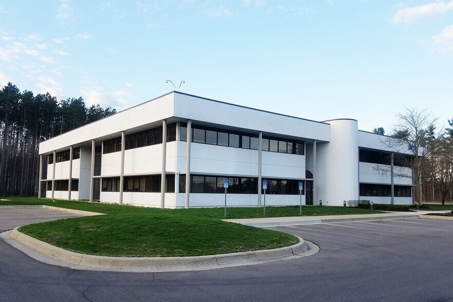 More Photos Of 2655 E Oakley Park Rd, Commerce Township Office For Lease