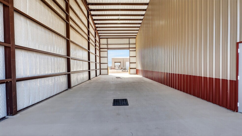 More Photos Of 16511 W Basin St, Odessa Industrial For Lease