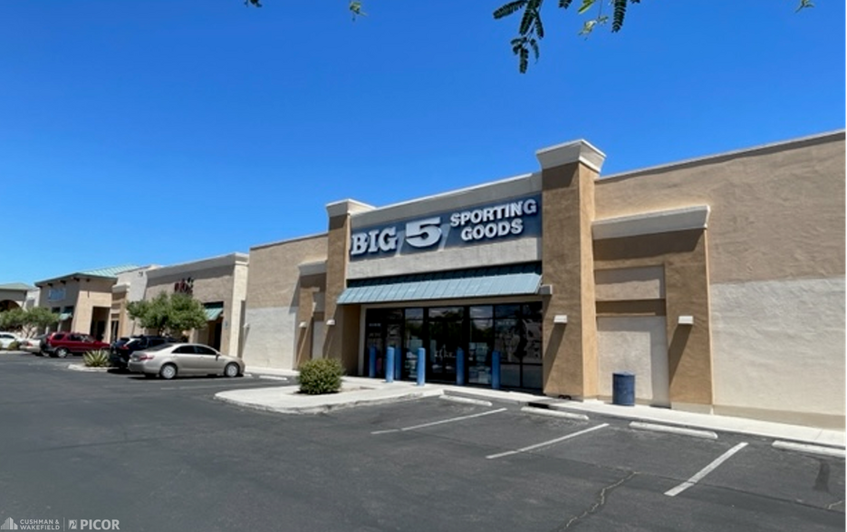 More Photos Of 714 W Calle Arroyo Sur, Green Valley Freestanding For Lease