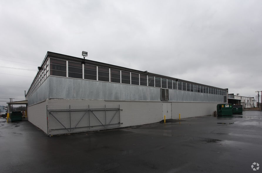 More Photos Of 6100 Centennial Blvd, Nashville Warehouse For Lease