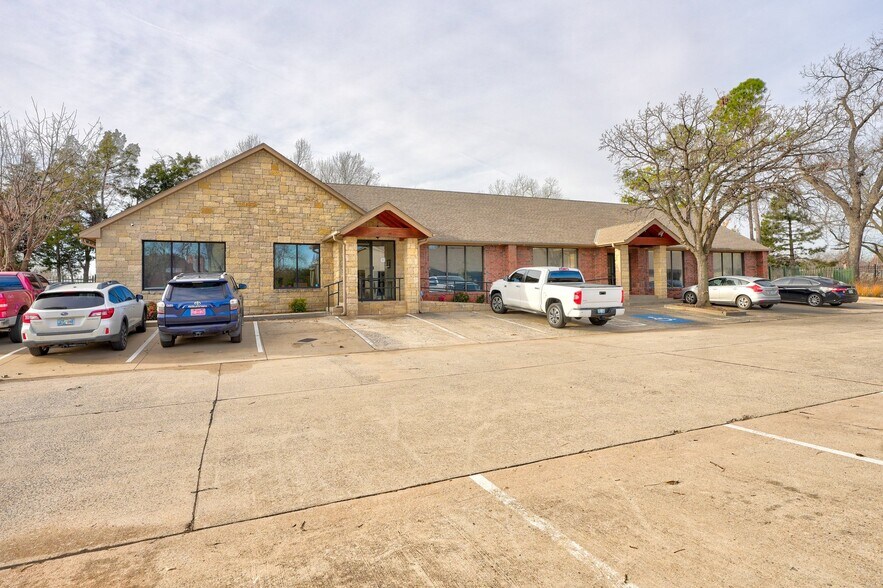 More Photos Of 4832 Richmond Square Dr, Oklahoma City Office For Sale