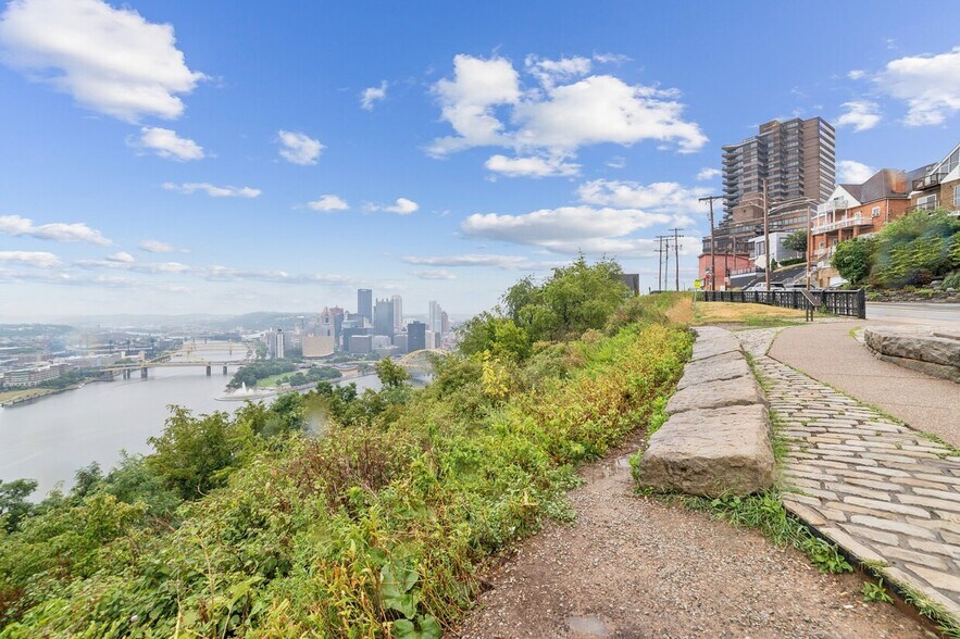 More Photos Of 1301 Grandview Ave, Pittsburgh Office For Sale