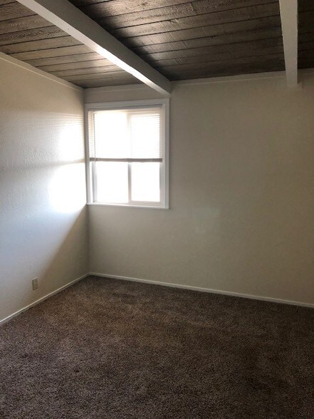 More Photos Of 1132-1136 Phoenix Ave, Seaside Apartments For Sale