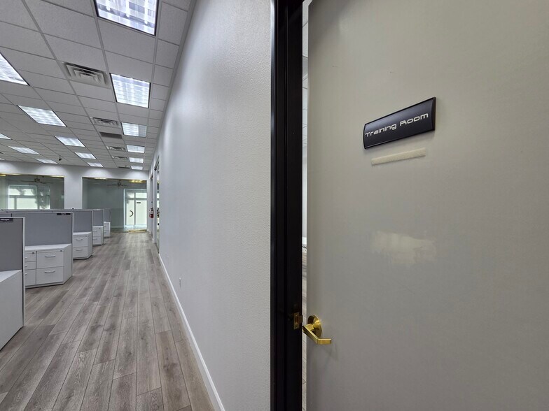 More Photos Of 2435 W Horizon Ridge Pky, Henderson Medical For Lease