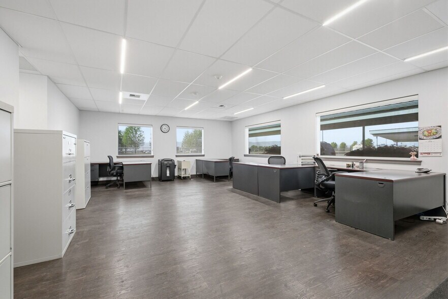 More Photos Of 8031 Branch Rd, Harrah Distribution For Sale