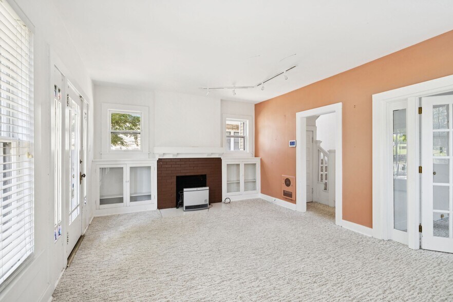 More Photos Of 1604 17th Ave S, Nashville Office Residential For Sale