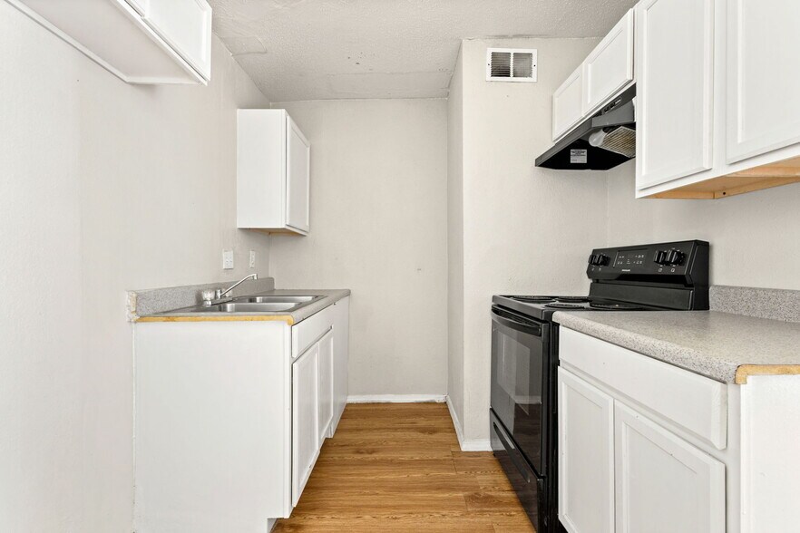 More Photos Of 7550 NW 10th St, Oklahoma City Apartments For Sale
