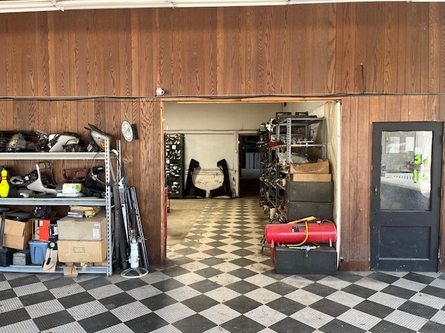 More Photos Of 10401 E US Highway 24, Independence Flex For Sale