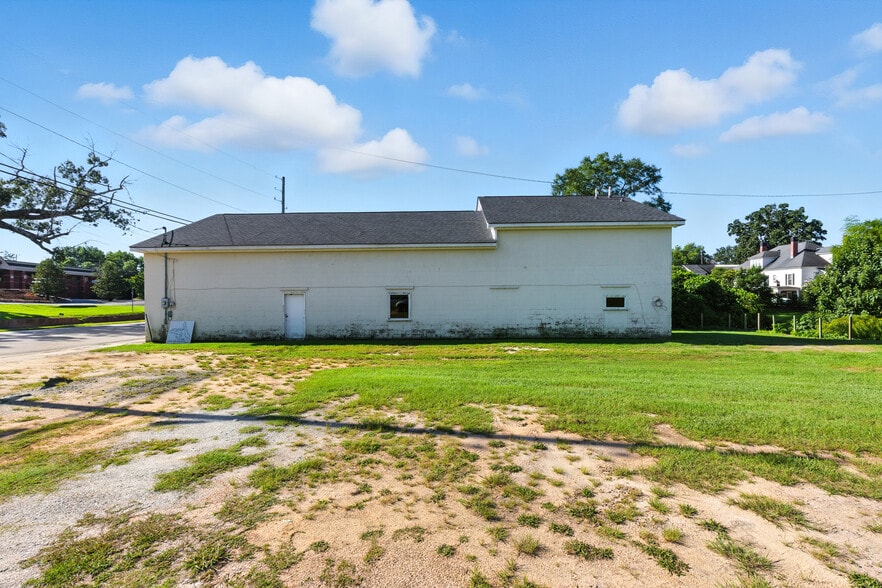 More Photos Of 303 N Pond St, Toccoa Religious Facility For Sale