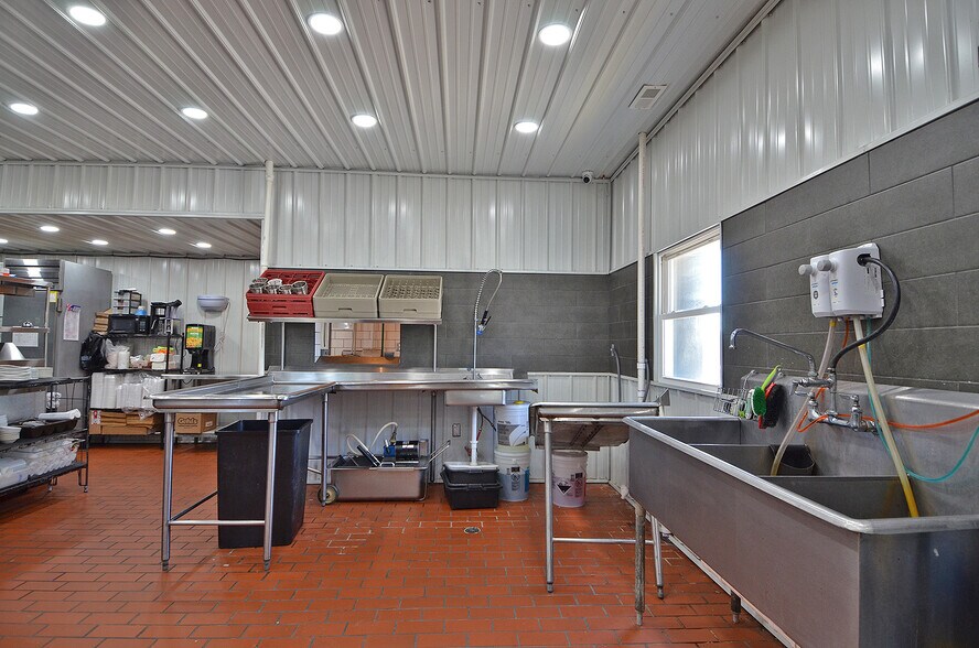 More Photos Of 818 N Shabbona St, Streator Restaurant For Sale