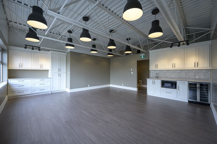 More Photos Of 12520 Horseshoe Way, Richmond Warehouse For Lease