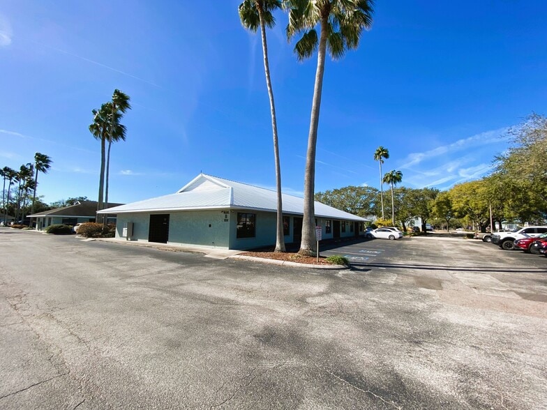 More Photos Of 1341 10th St E, Palmetto Unknown For Lease