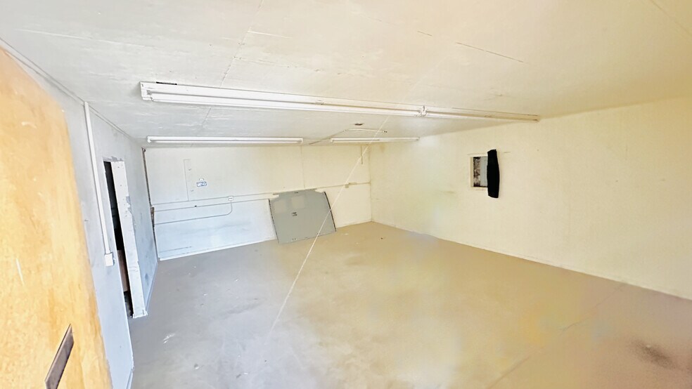 More Photos Of 1611 Needles Hwy, Needles Warehouse For Sale