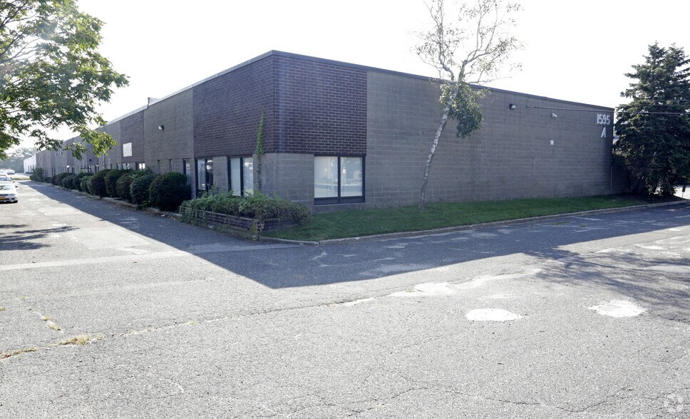 Primary Photo Of 1595 Ocean Ave, Bohemia Industrial For Sale