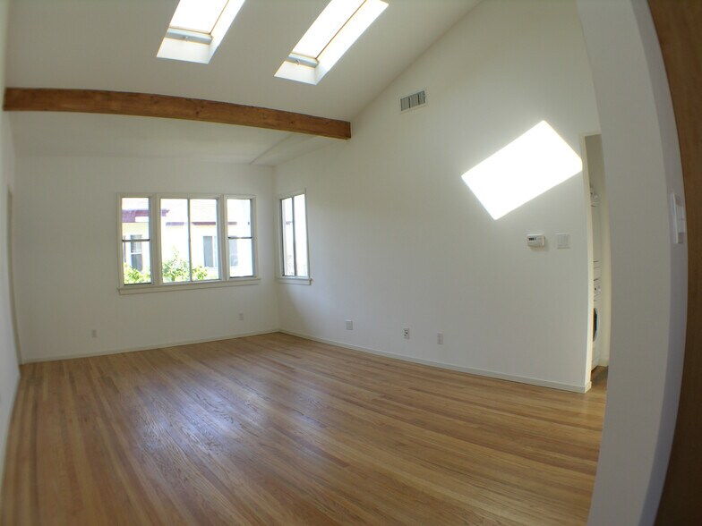 More Photos Of 12304 Washington Pl, Los Angeles Apartments For Sale